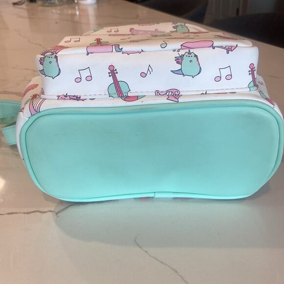 Loungefly pusheen the cat backpack - Picture 5 of 8